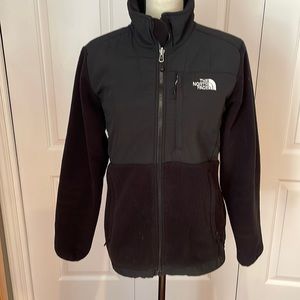 The north face black Denali jacket, size medium
